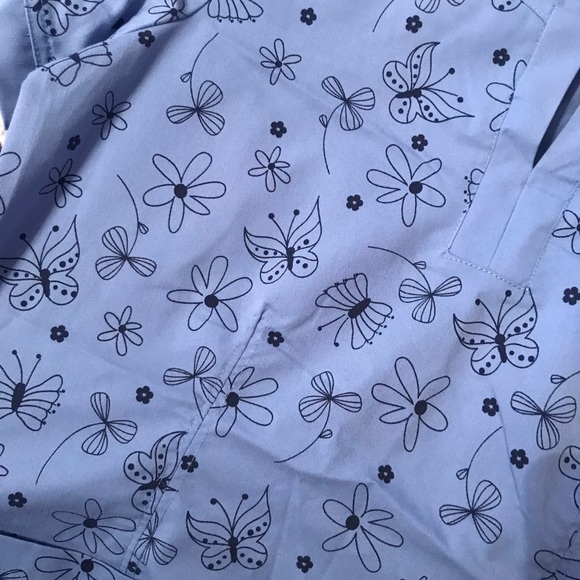 Scrub top - Picture 2 of 4